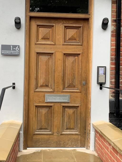 Large, Newly Renovated, Three Bedroom Town Centre Split Level Apartment With Free Parking, Sleeps Seven - Walking Distance To Beach Bournemouth Dış mekan fotoğraf