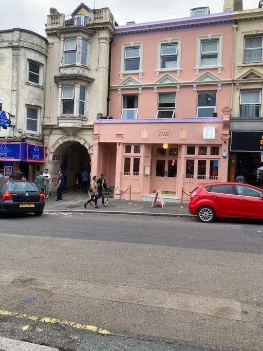 Large, Newly Renovated, Three Bedroom Town Centre Split Level Apartment With Free Parking, Sleeps Seven - Walking Distance To Beach Bournemouth Dış mekan fotoğraf